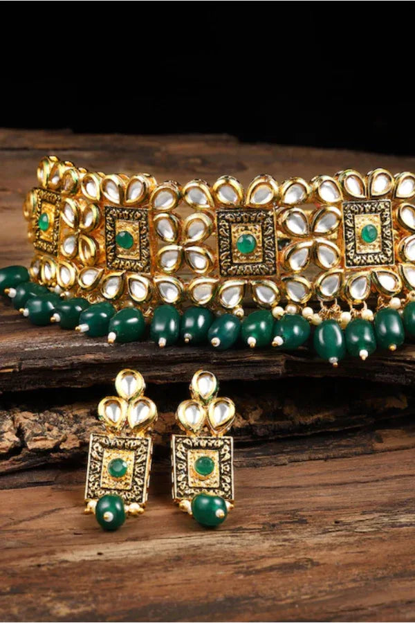 Kundan & Green Beads Studded Jewellery Set - MyEthnikRentals