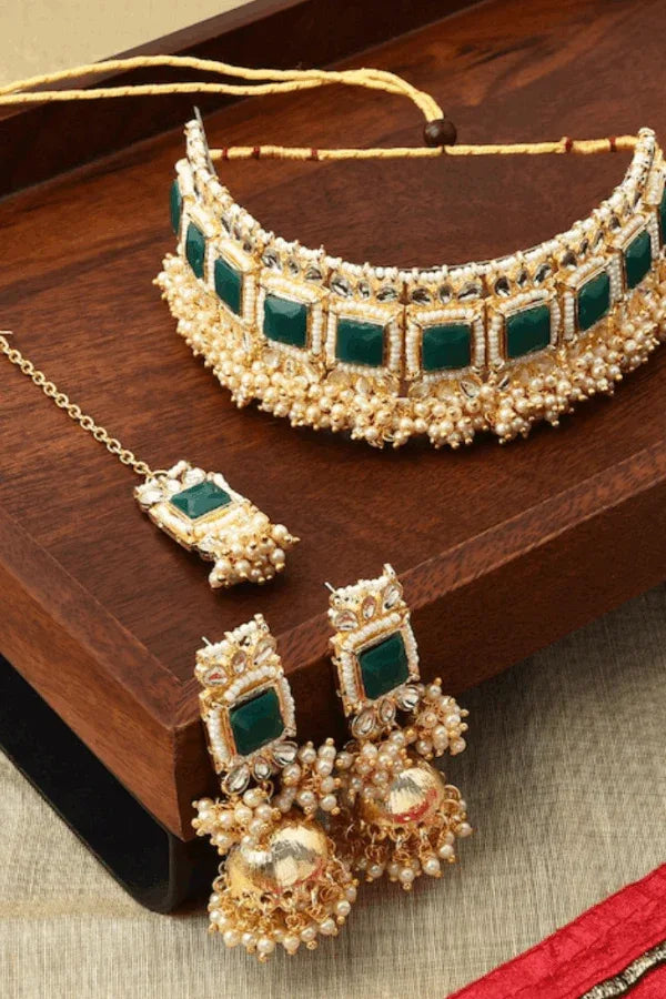 Green emerald moti Jewellery Set (Outside Ontario) - MyEthnikRentals