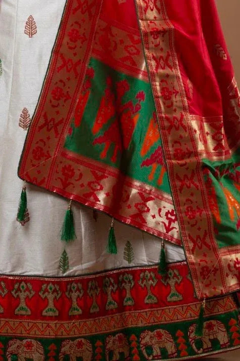 Traditional White Bridal Lehenga (Outside Ontario) - MyEthnikRentals