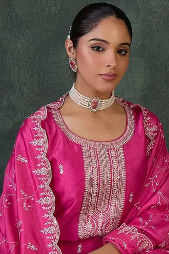 Gulbahar Fuchsia Salwar Kameez Set - MyEthnikRentals