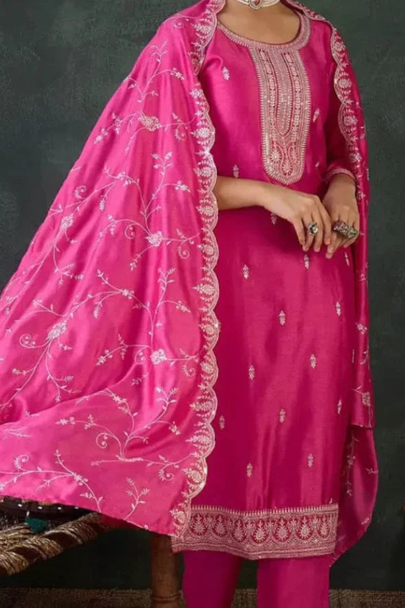 Gulbahar Fuchsia Salwar Kameez Set - MyEthnikRentals