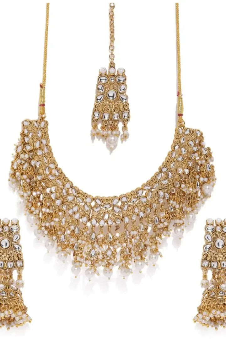 Traditional Kundan & Pearls Studded Jewellery Set - MyEthnikRentals