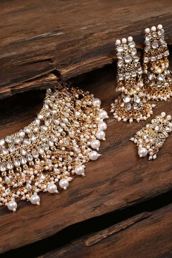 Traditional Kundan & Pearls Studded Jewellery Set - MyEthnikRentals