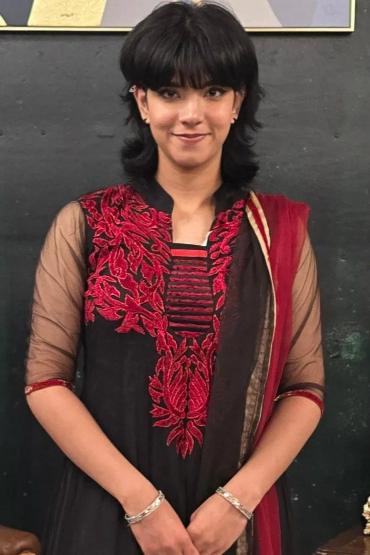 Black floral embroidered Salwar Kameez - MyEthnikRentals