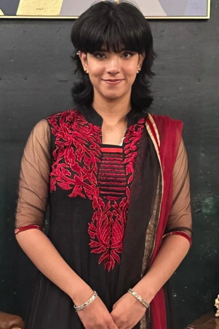 Black floral embroidered Salwar Kameez - MyEthnikRentals