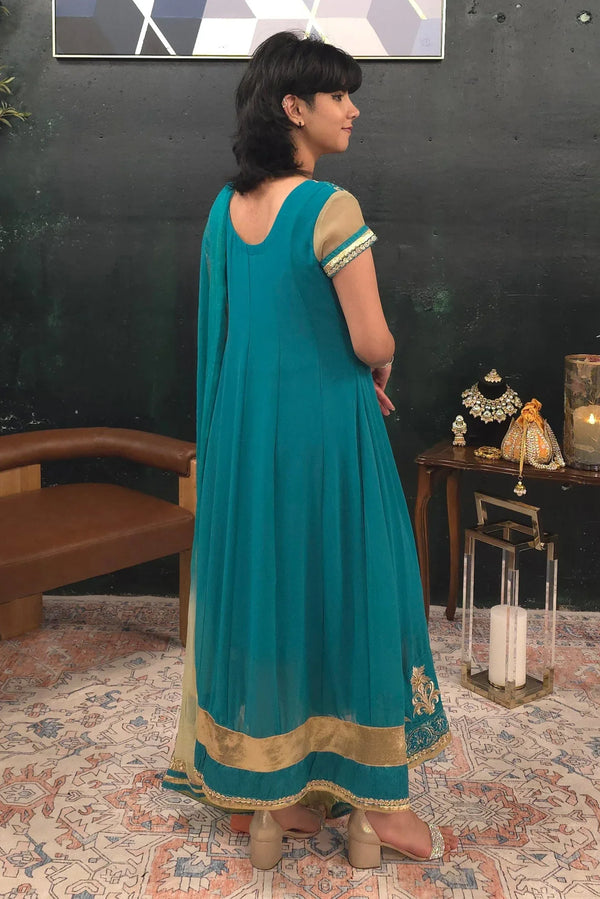 Green flowy georgette Salwar Kameez - MyEthnikRentals