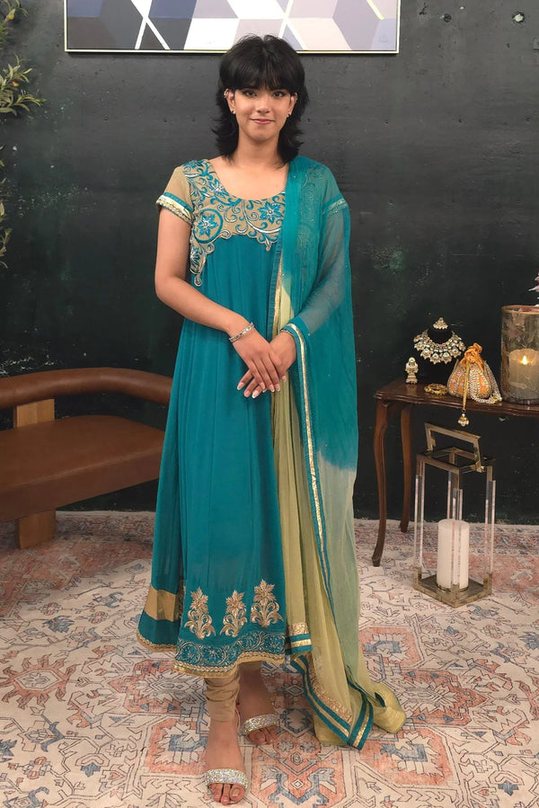 Green flowy georgette Salwar Kameez - MyEthnikRentals
