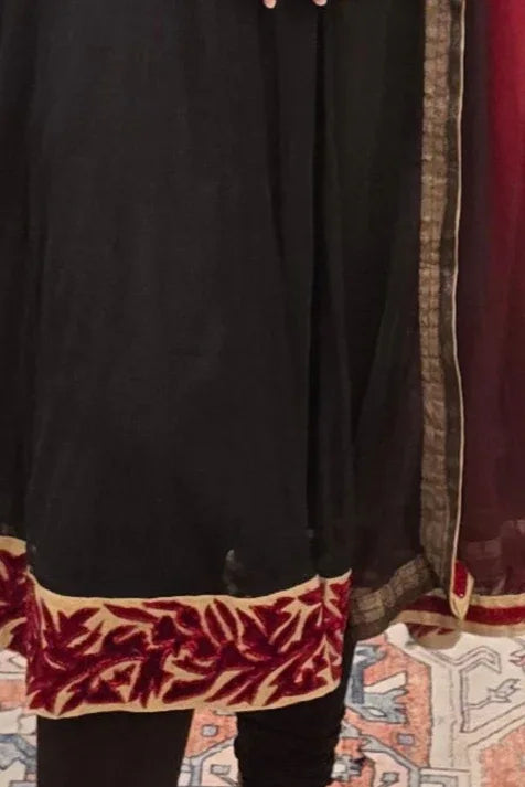 Black floral embroidered Salwar Kameez - MyEthnikRentals