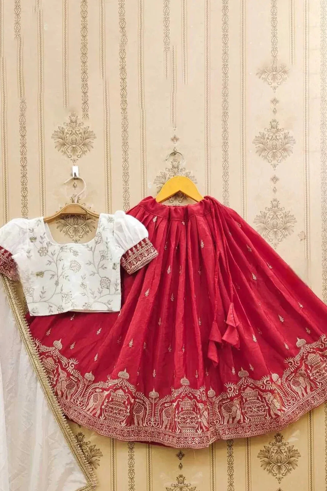 Girl red and white Lehenga & Dupatta - MyEthnikRentals
